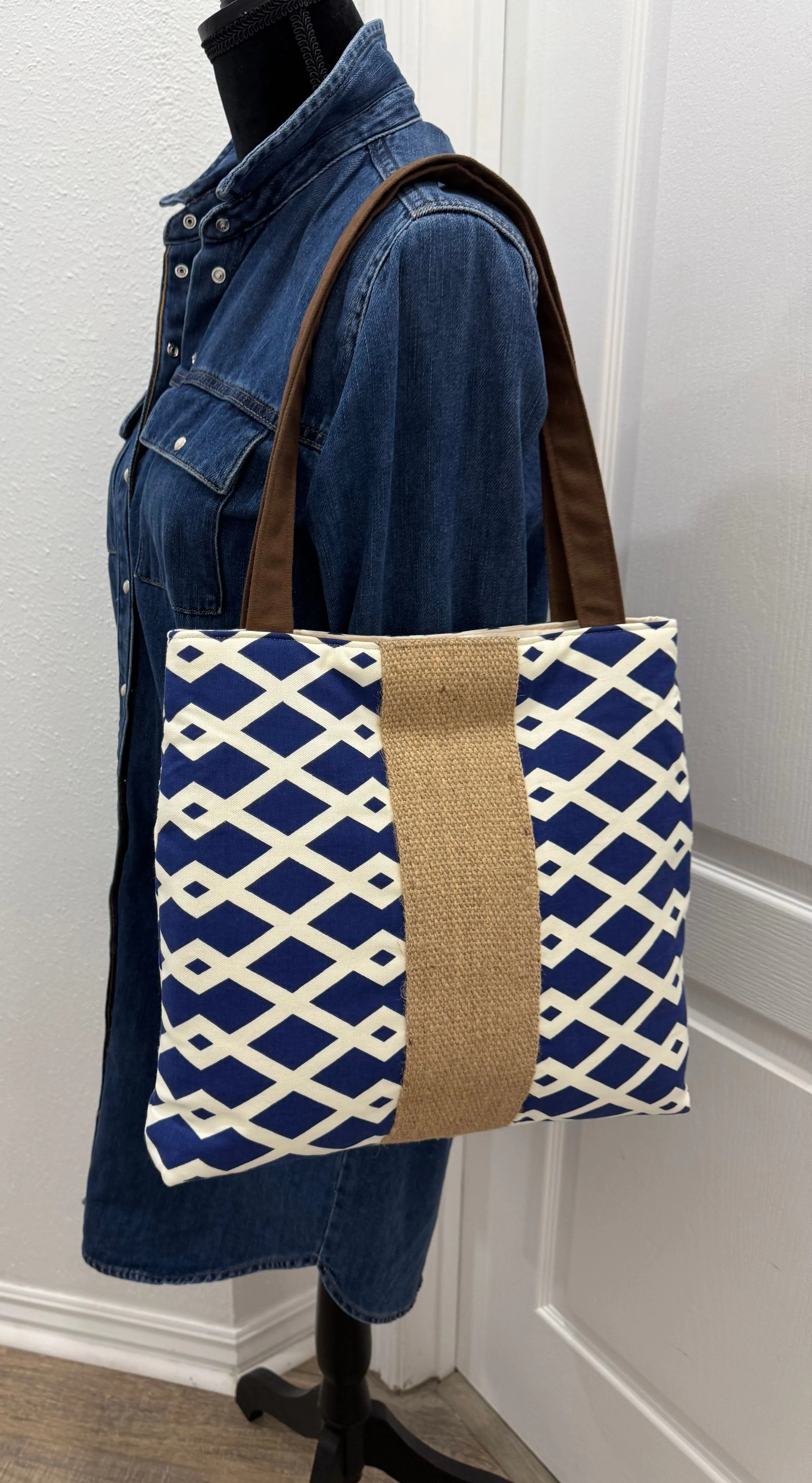 Handbag Purse Tote Bag Shoulder Tote in Navy and White with Jute Webbing