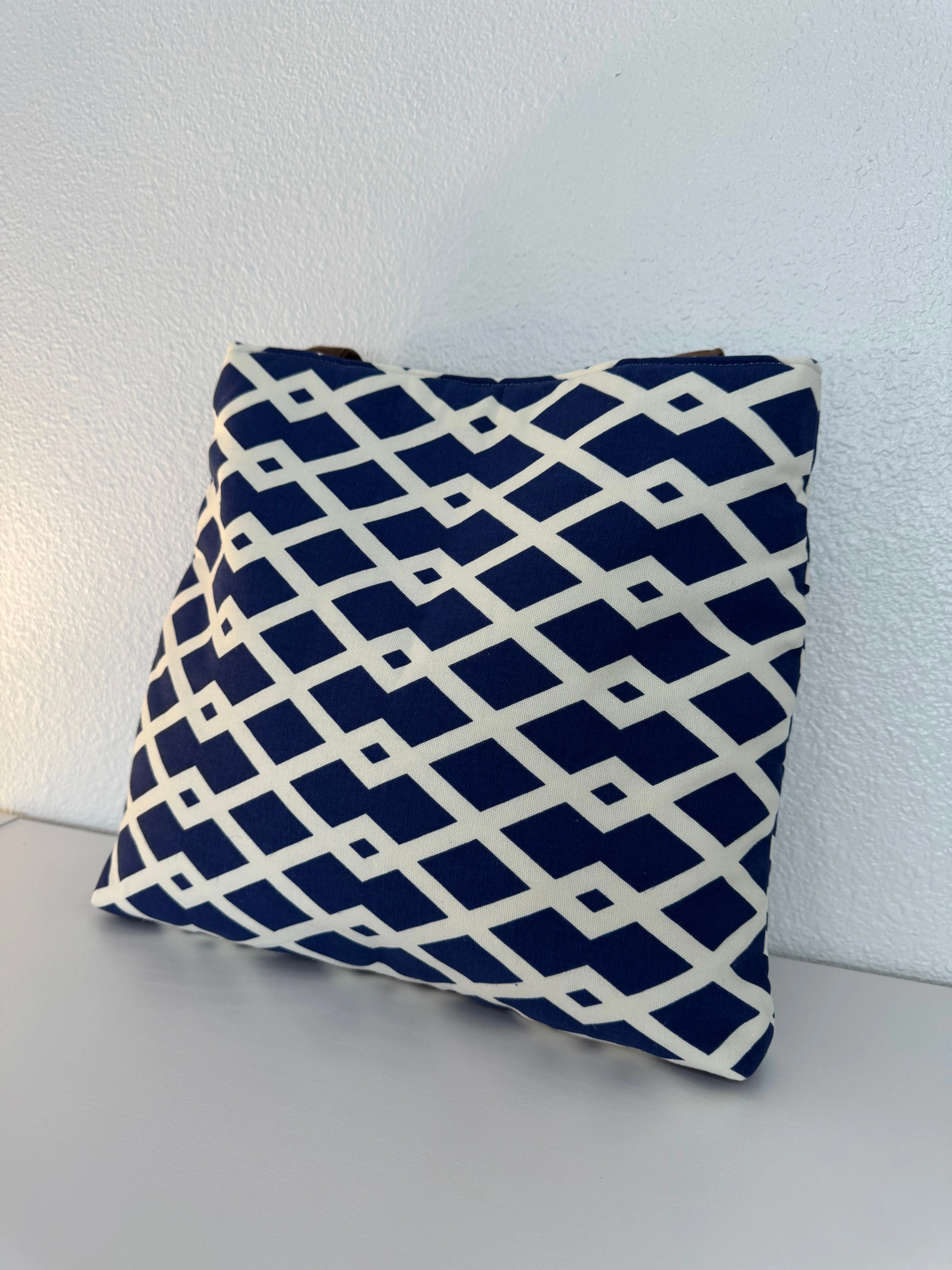 Handbag Purse Tote Bag Shoulder Tote in Navy and White with Jute Webbing