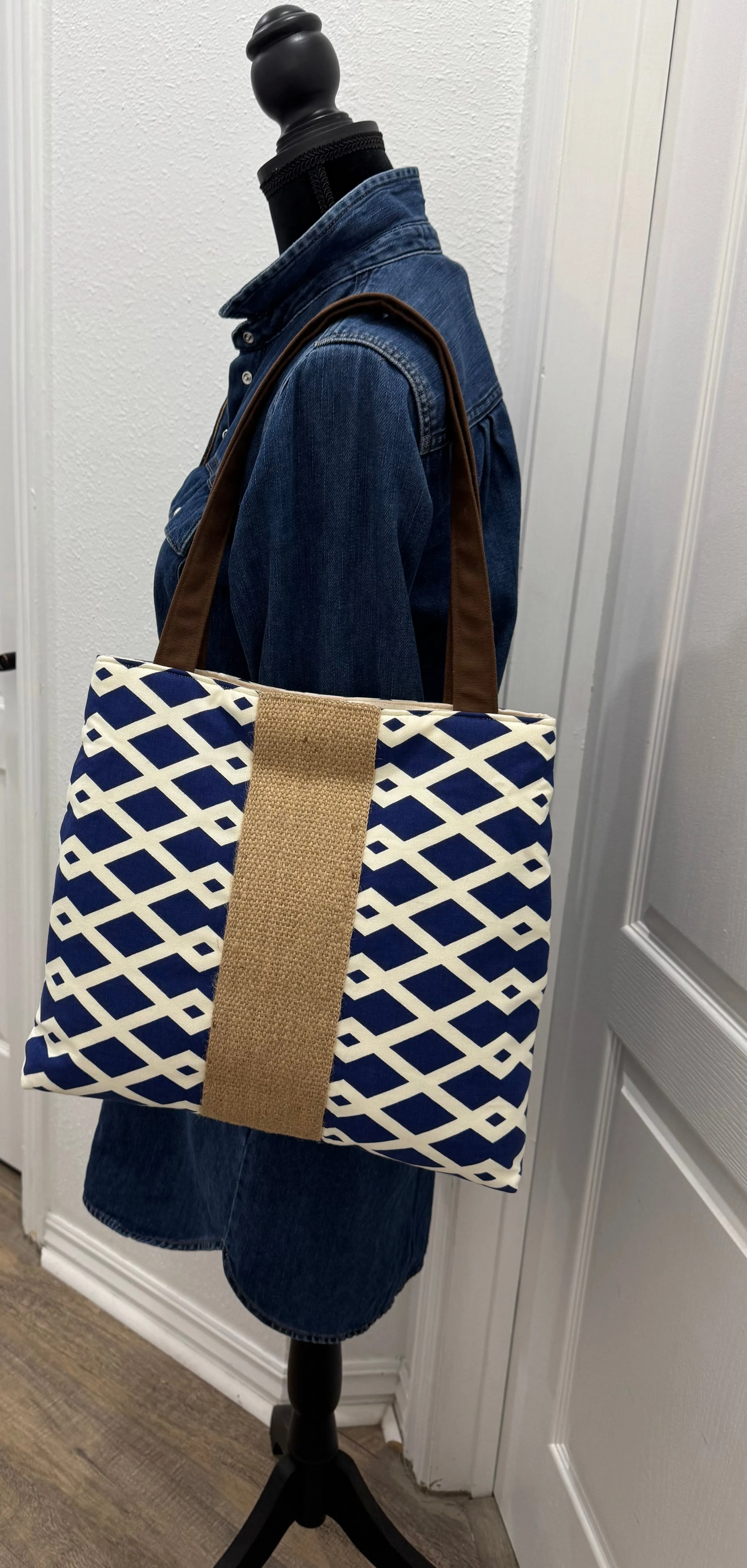 Handbag Purse Tote Bag Shoulder Tote in Navy and White with Jute Webbing